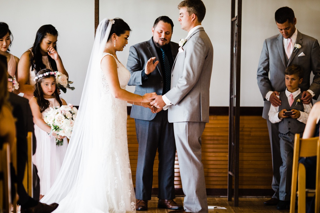 julia kinnunen photography, ballard bay club, seattle wedding, wedding photography, family, bride, groom, ceremony