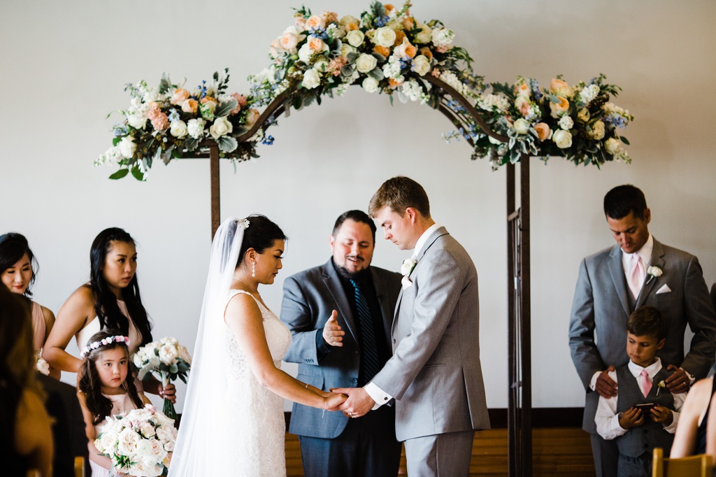 julia kinnunen photography, ballard bay club, seattle wedding, wedding photography, family, bride, groom, ceremony