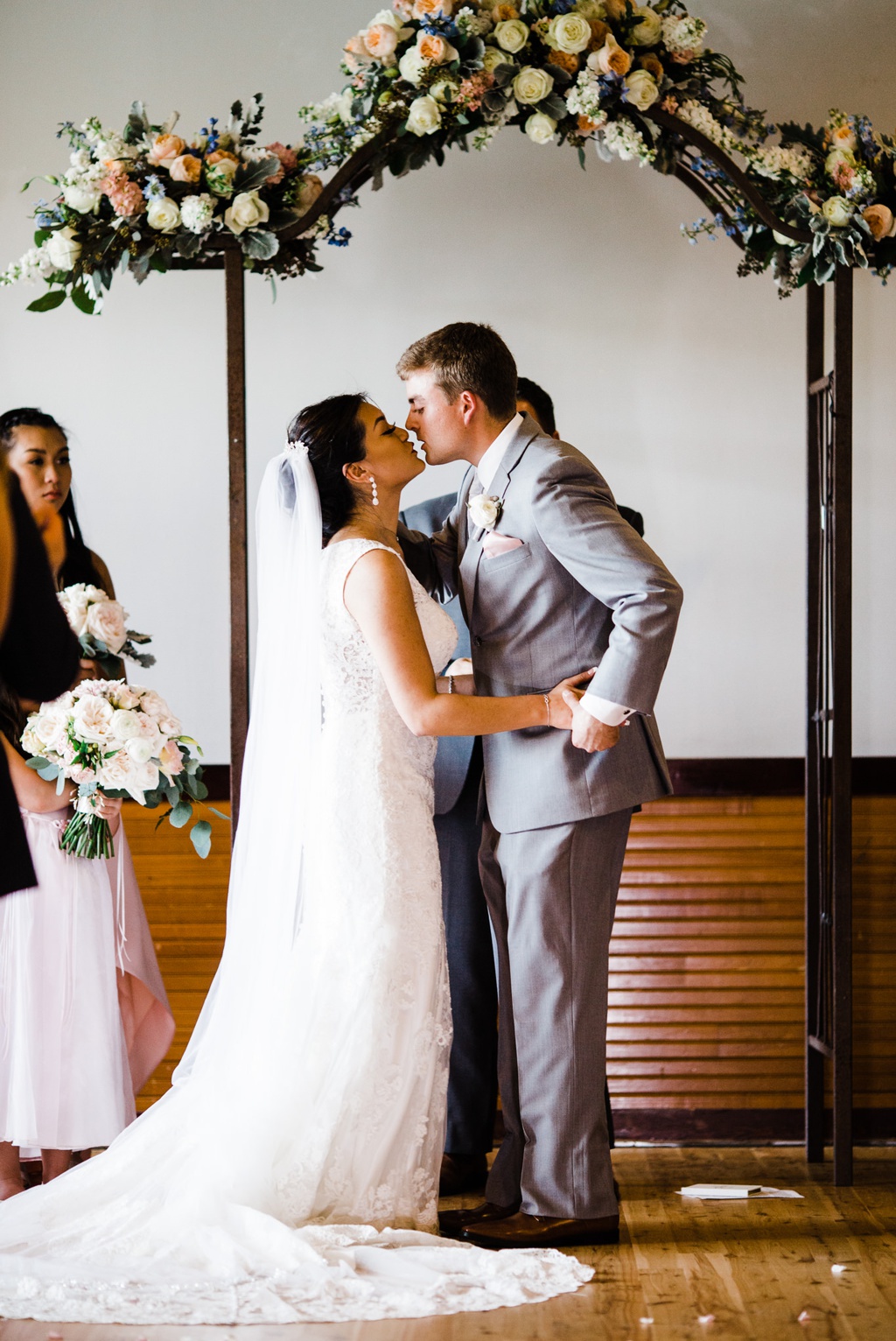 julia kinnunen photography, ballard bay club, seattle wedding, wedding photography, family, bride, groom, ceremony