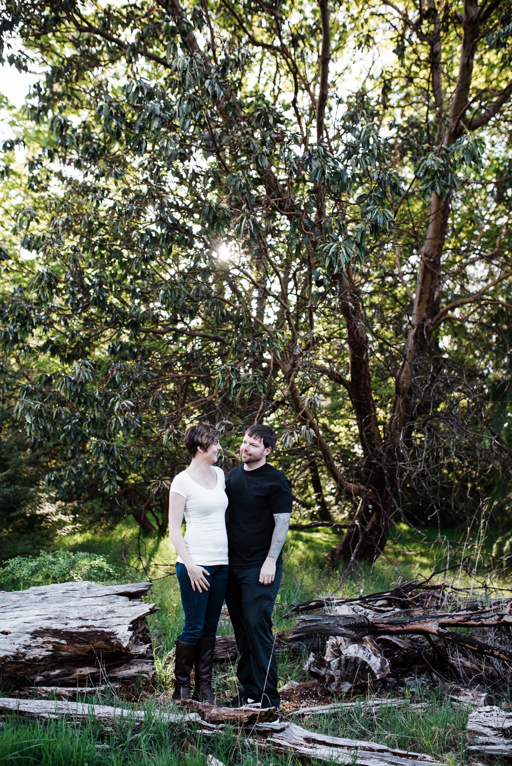 julia kinnunen photography, engagement photos, adventure, discovery park, hike, portraits