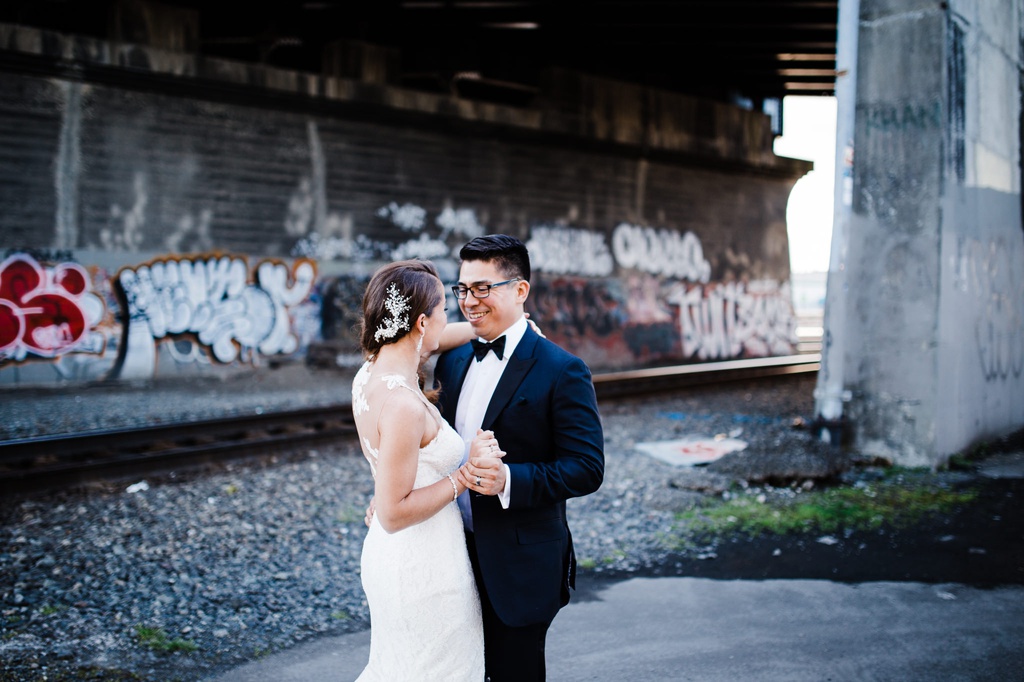 julia kinnunen photography, the foundry by herban feast, seattle wedding, wedding photography, portraits, newlyweds