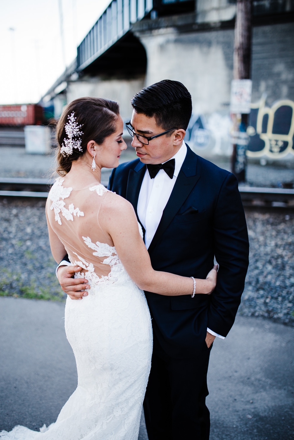 julia kinnunen photography, the foundry by herban feast, seattle wedding, wedding photography, portraits, newlyweds