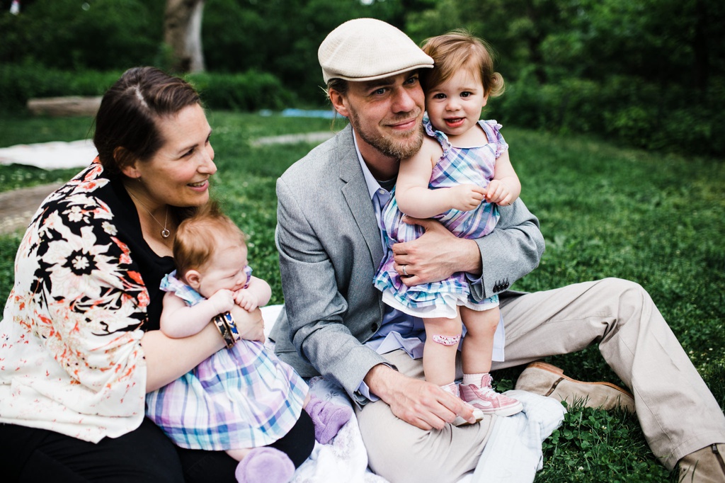 julia kinnunen photography, seattle, new york city, central park, picnic, family photos, new parents, 