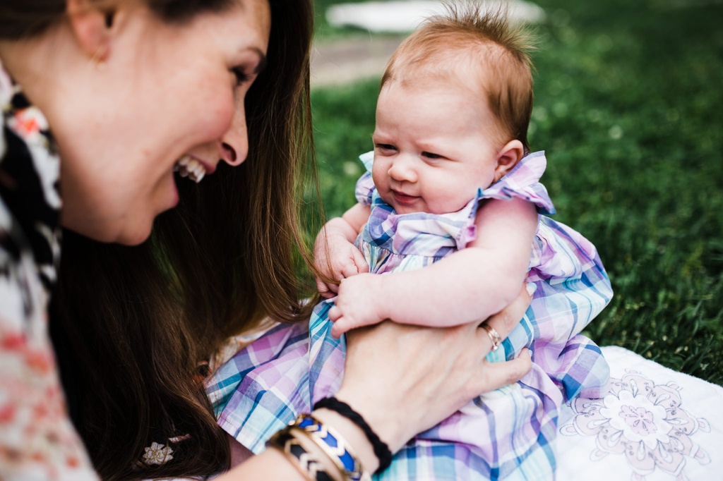 julia kinnunen photography, seattle, new york city, central park, picnic, family photos, new parents, 