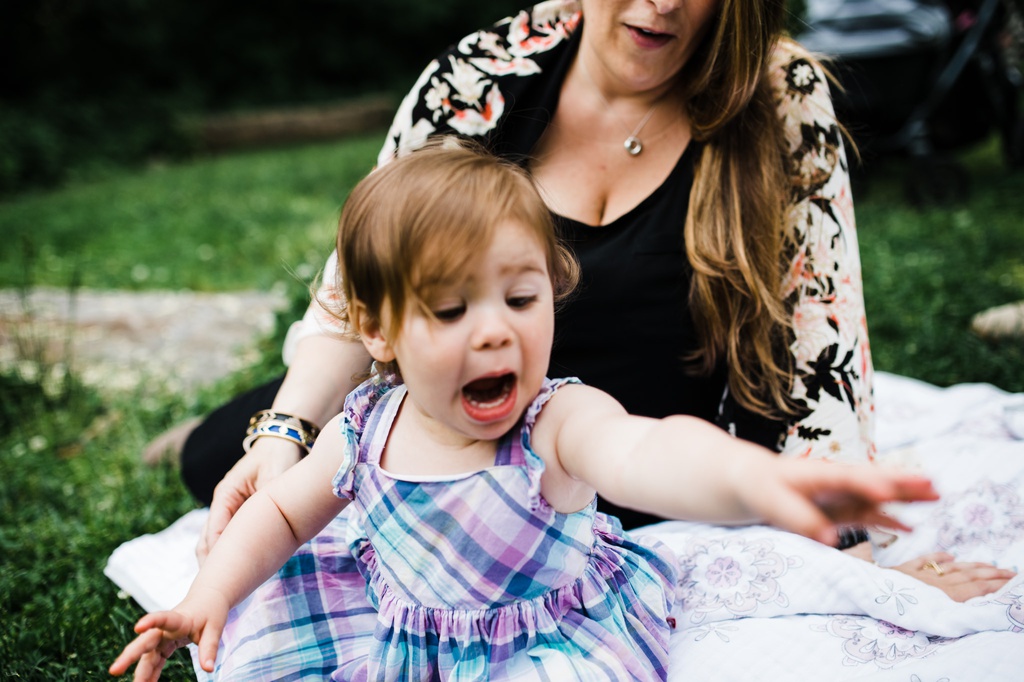 julia kinnunen photography, seattle, new york city, central park, picnic, family photos, new parents, 