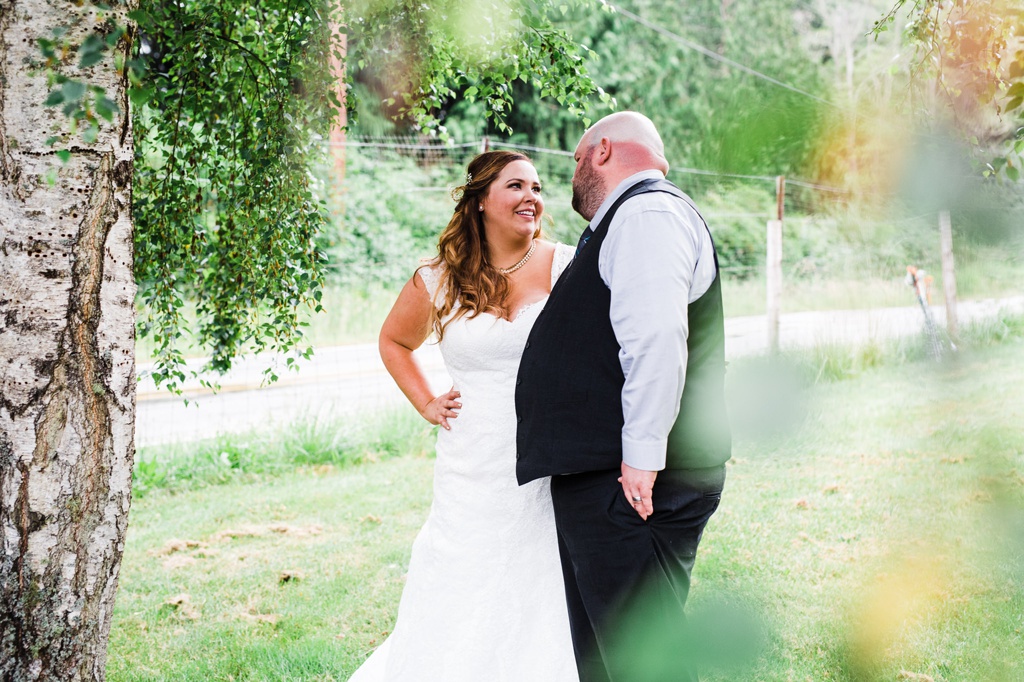 julia kinnunen photography, dancing fish vineyards, destination wedding, whiskey island wedding, rustic wedding, seattle wedding, wedding photography, details, newlyweds, vow renewal, reception, bridal portrait 