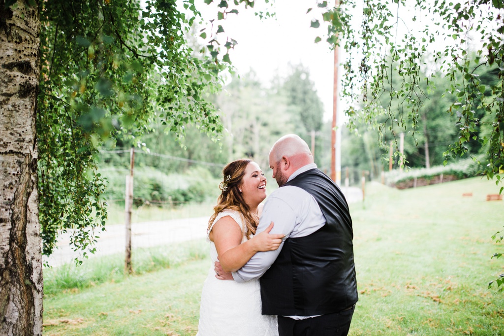 julia kinnunen photography, dancing fish vineyards, destination wedding, whiskey island wedding, rustic wedding, seattle wedding, wedding photography, details, newlyweds, vow renewal, reception, bridal portrait 