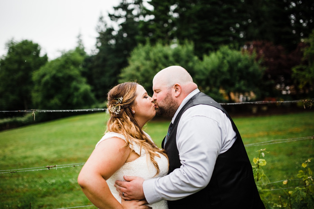 julia kinnunen photography, dancing fish vineyards, destination wedding, whiskey island wedding, rustic wedding, seattle wedding, wedding photography, details, newlyweds, vow renewal, reception, bridal portrait 