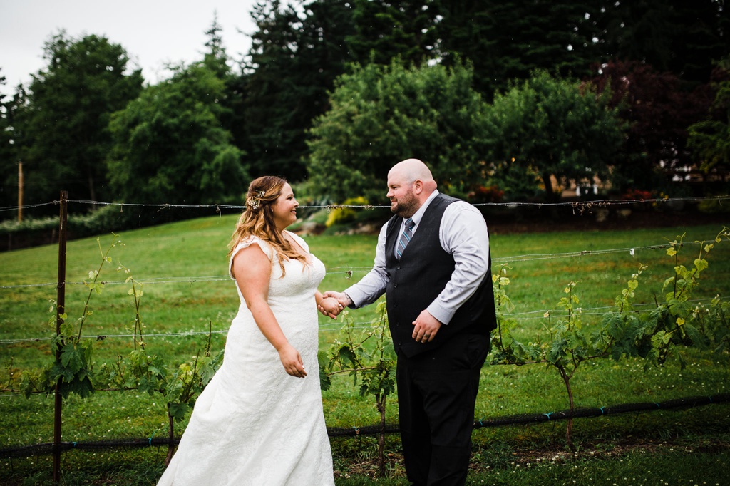 julia kinnunen photography, dancing fish vineyards, destination wedding, whiskey island wedding, rustic wedding, seattle wedding, wedding photography, details, newlyweds, vow renewal, reception, bridal portrait 