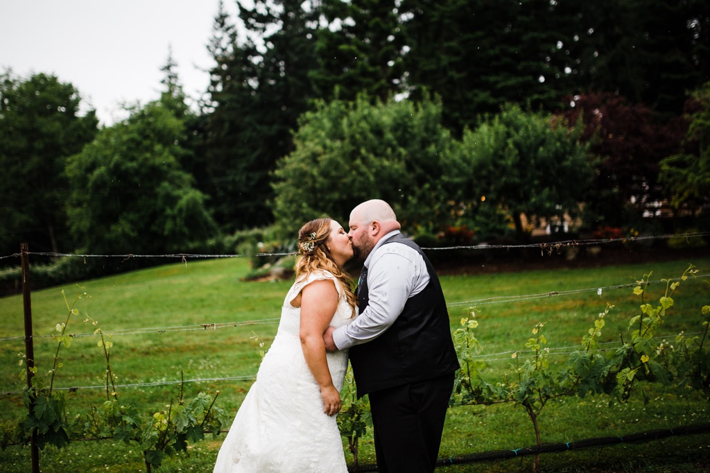 julia kinnunen photography, dancing fish vineyards, destination wedding, whiskey island wedding, rustic wedding, seattle wedding, wedding photography, details, newlyweds, vow renewal, reception, bridal portrait 