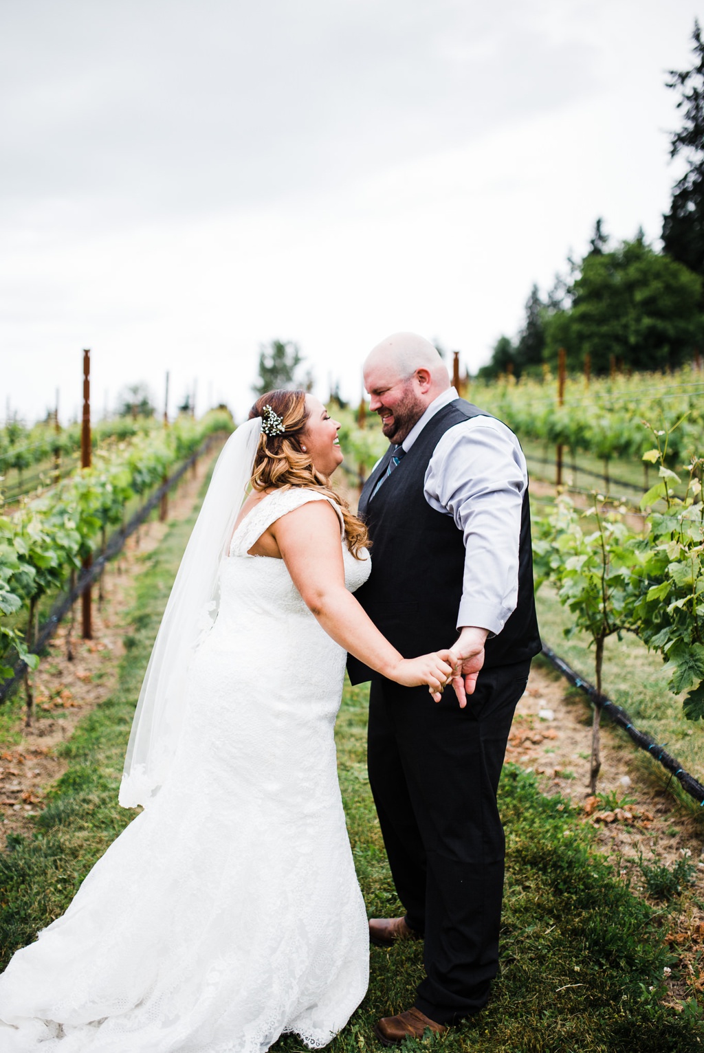 julia kinnunen photography, dancing fish vineyards, destination wedding, whiskey island wedding, rustic wedding, seattle wedding, wedding photography, first look, bridal portrait, newlyweds