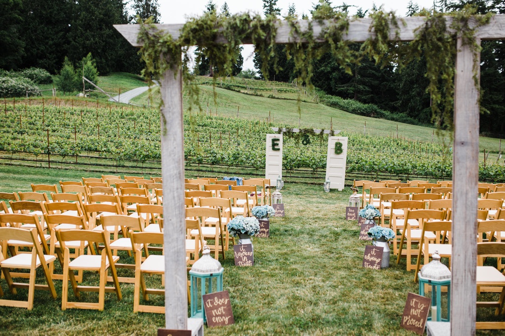 julia kinnunen photography, dancing fish vineyards, destination wedding, whiskey island wedding, rustic wedding, seattle wedding, wedding photography, details, ceremony, newlyweds, vow renewal