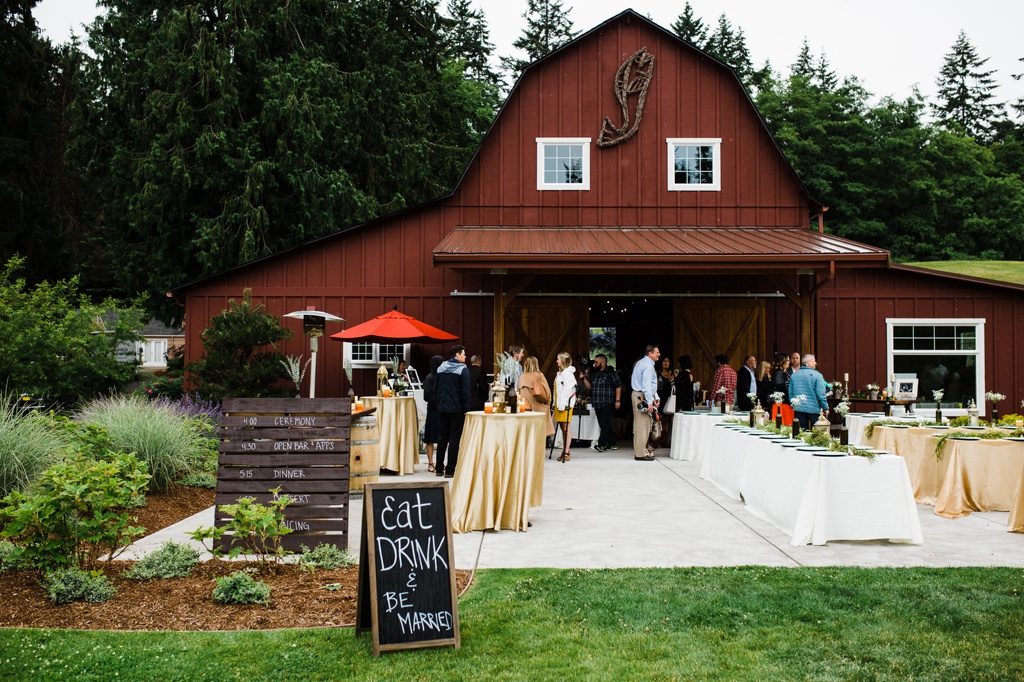 julia kinnunen photography, dancing fish vineyards, destination wedding, whiskey island wedding, rustic wedding, seattle wedding, wedding photography, details, ceremony, newlyweds, vow renewal