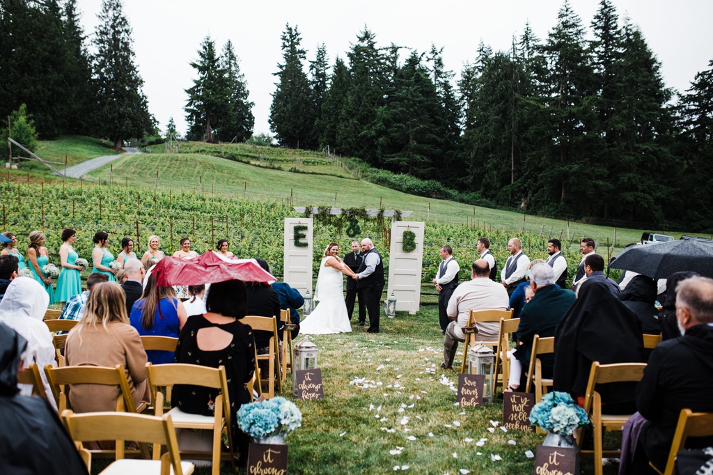 julia kinnunen photography, dancing fish vineyards, destination wedding, whiskey island wedding, rustic wedding, seattle wedding, wedding photography, details, ceremony, newlyweds, vow renewal