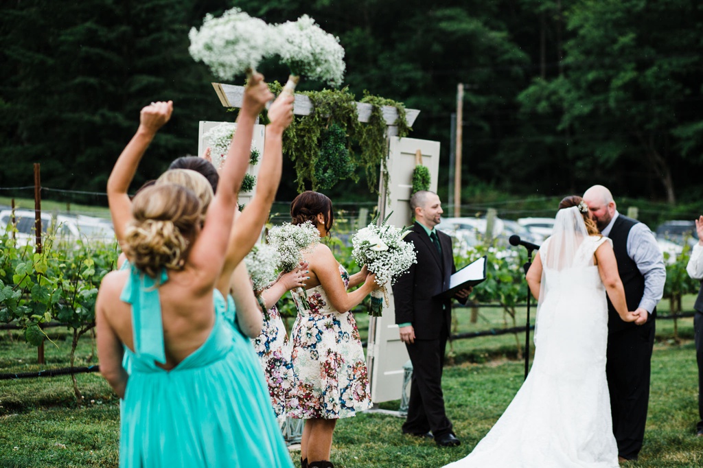 julia kinnunen photography, dancing fish vineyards, destination wedding, whiskey island wedding, rustic wedding, seattle wedding, wedding photography, details, ceremony, newlyweds, vow renewal