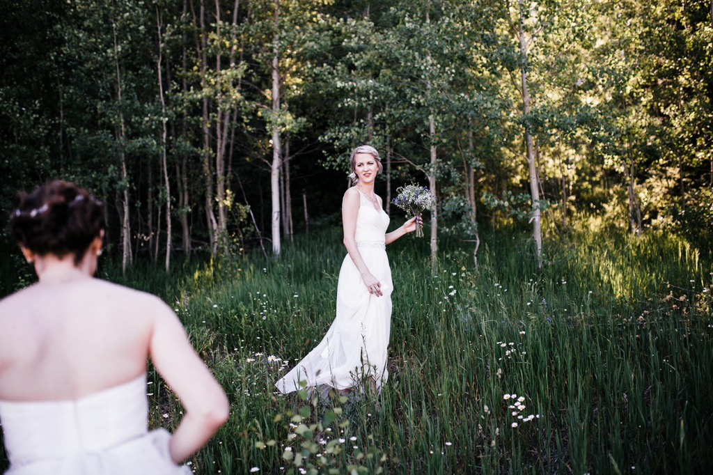 lesbian wedding, offbeat bride, lgbt wedding, gay wedding, two brides, silverpick lodge, durango, julia kinnunen photography, destination wedding, colorado wedding, seattle wedding, wedding photography, bride, newlyweds, portraits, wives, same sex wedding