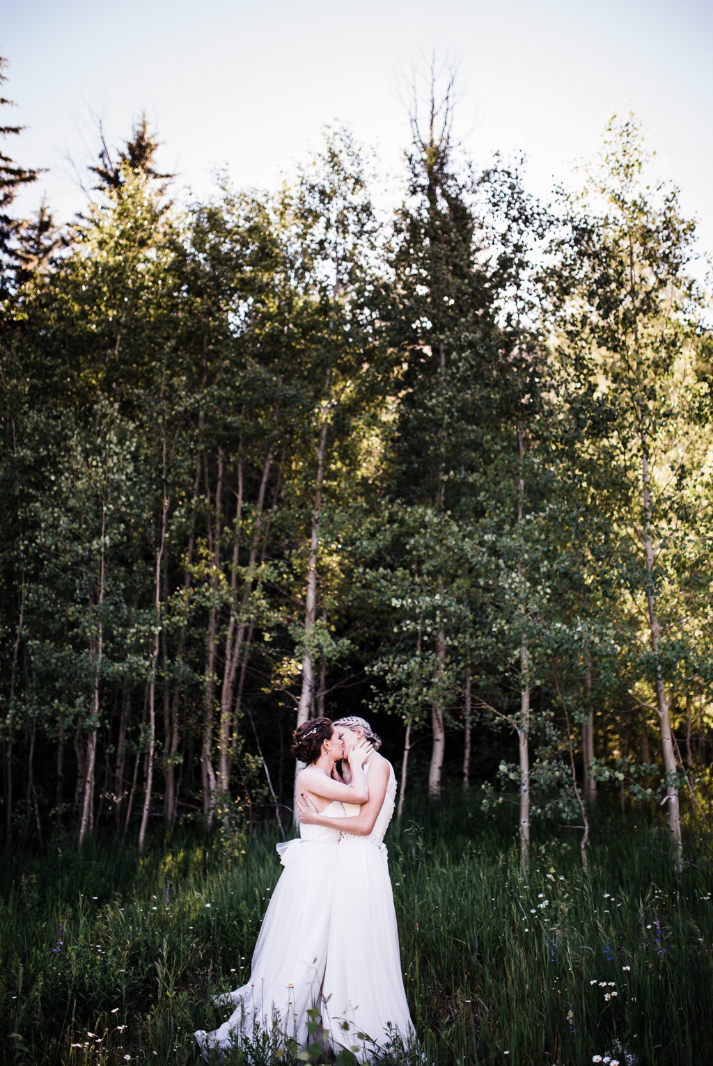 lesbian wedding, offbeat bride, lgbt wedding, gay wedding, two brides, silverpick lodge, durango, julia kinnunen photography, destination wedding, colorado wedding, seattle wedding, wedding photography, bride, newlyweds, portraits, wives, same sex wedding