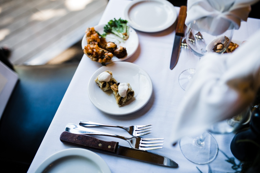 lesbian wedding, offbeat bride, lgbt wedding, gay wedding, two brides, silverpick lodge, durango, julia kinnunen photography, destination wedding, colorado wedding, seattle wedding, wedding photography, bride, newlyweds, wives, sows ear, reception, dinner party, details, same sex wedding