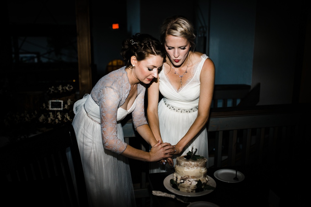 lesbian wedding, offbeat bride, lgbt wedding, gay wedding, two brides, silverpick lodge, durango, julia kinnunen photography, destination wedding, colorado wedding, seattle wedding, wedding photography, bride, newlyweds, wives, sows ear, reception, dinner party, details, same sex wedding