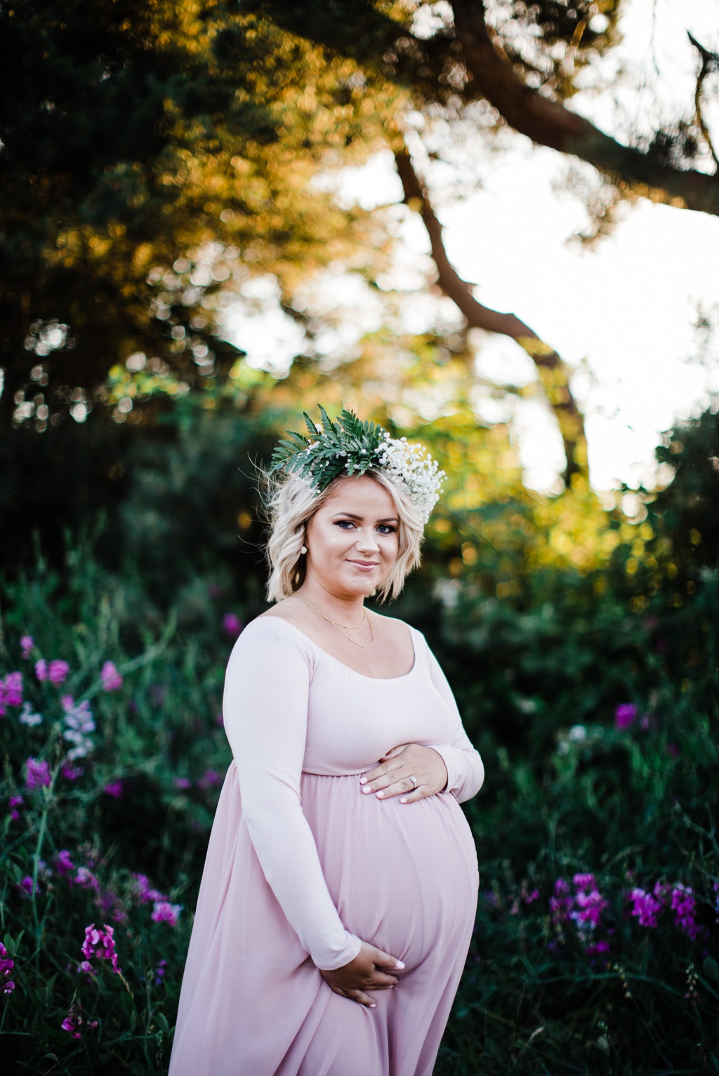 julia kinnunen photography, seattle, discovery park, baby bump, family portraits, family photos, expecting, new parents, baby on the way, maternity photos