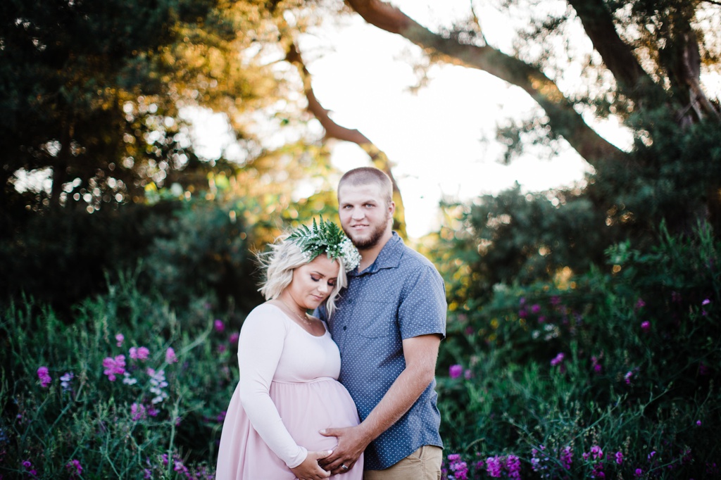 julia kinnunen photography, seattle, discovery park, baby bump, family portraits, family photos, expecting, new parents, baby on the way, maternity photos