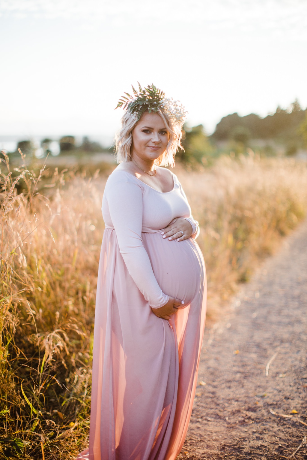 julia kinnunen photography, seattle, discovery park, baby bump, family portraits, family photos, expecting, new parents, baby on the way, maternity photos