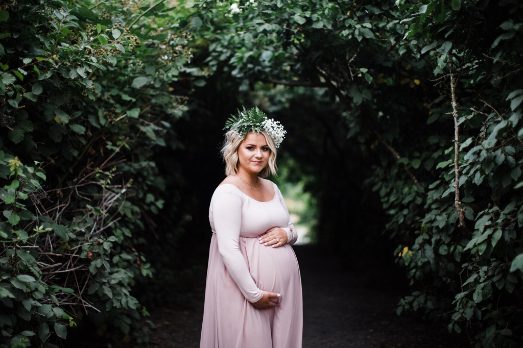 julia kinnunen photography, seattle, discovery park, baby bump, family portraits, family photos, expecting, new parents, baby on the way, maternity photos