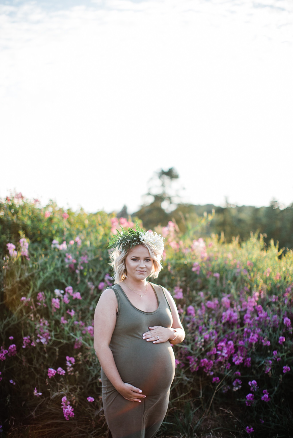 julia kinnunen photography, seattle, discovery park, baby bump, family portraits, family photos, expecting, new parents, baby on the way, maternity photos