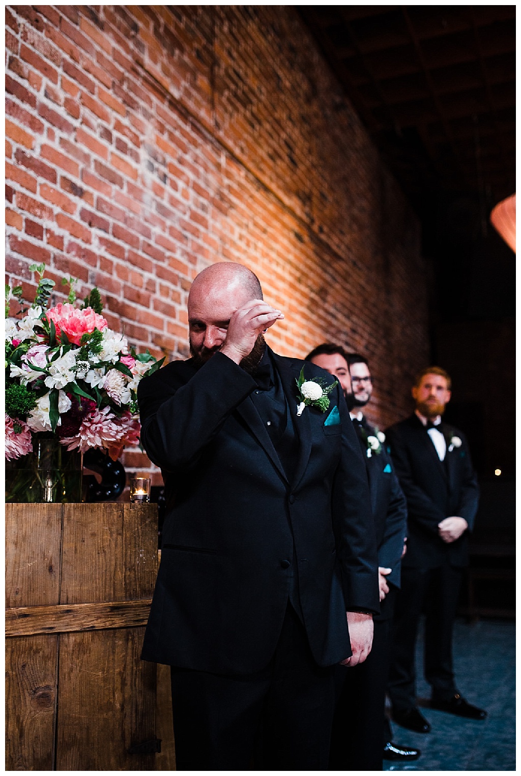 julia kinnunen photography, georgetown ballroom, urban wedding, seattle wedding, wedding photography, ceremony, vows