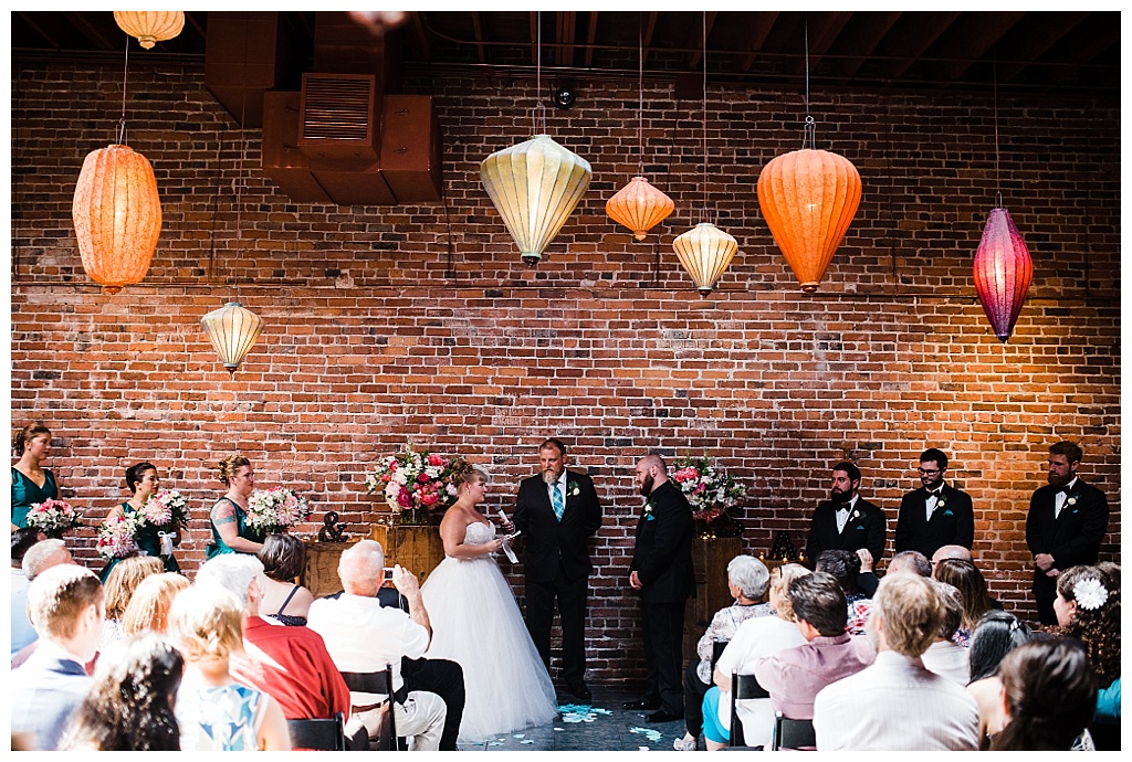 julia kinnunen photography, georgetown ballroom, urban wedding, seattle wedding, wedding photography, ceremony, vows