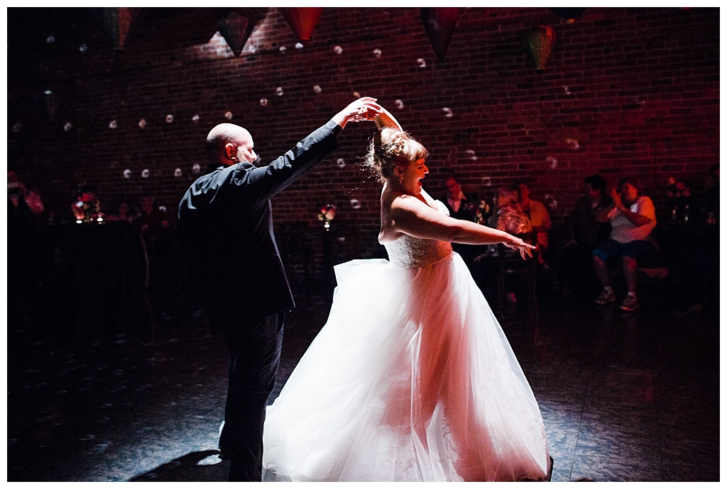 julia kinnunen photography, georgetown ballroom, urban wedding, seattle wedding, wedding photography, reception, cocktail hour, dinner, dance party