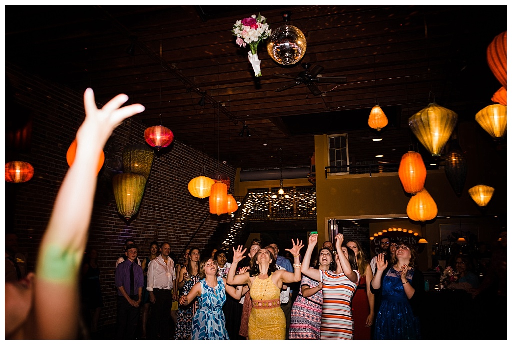 julia kinnunen photography, georgetown ballroom, urban wedding, seattle wedding, wedding photography, reception, cocktail hour, dinner, dance party