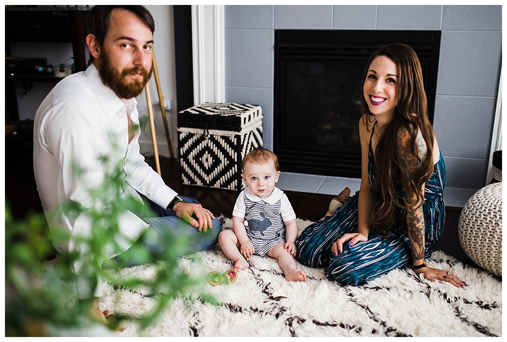 trendy mom, hipster family, julia kinnunen photography, family portraits, summertime, seattle home, tattooed mom, breastfeeding, babies,  couple, family, seattle