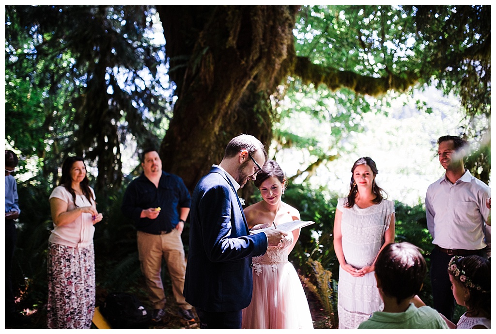 offbeat bride, hoh rainforest, ruby beach, olympic peninsula, julia kinnunen photography, destination wedding, colorado wedding, seattle wedding, wedding photography, bride, groom, adventure seekers, newlyweds, northwest washington wedding, elopement, intimate wedding