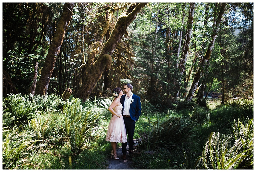 offbeat bride, hoh rainforest, ruby beach, olympic peninsula, julia kinnunen photography, destination wedding, colorado wedding, seattle wedding, wedding photography, bride, groom, adventure seekers, newlyweds, northwest washington wedding, elopement, intimate wedding