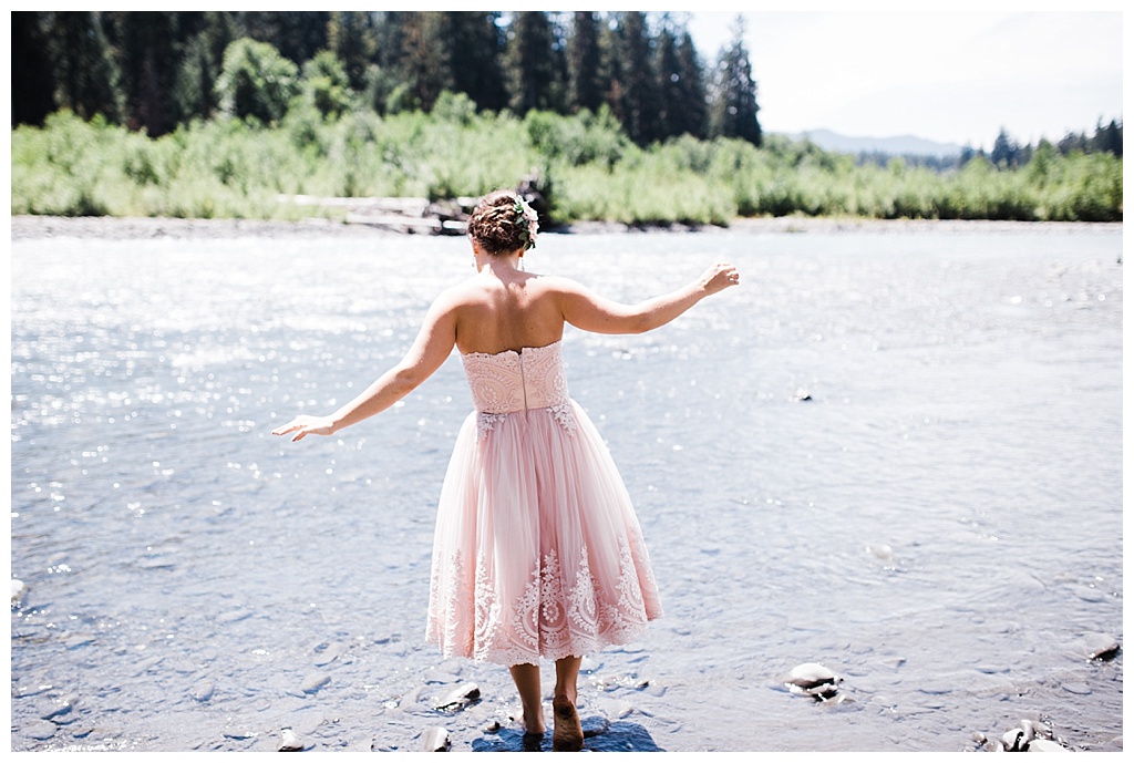 offbeat bride, hoh rainforest, ruby beach, olympic peninsula, julia kinnunen photography, destination wedding, colorado wedding, seattle wedding, wedding photography, bride, groom, adventure seekers, newlyweds, northwest washington wedding, elopement, intimate wedding