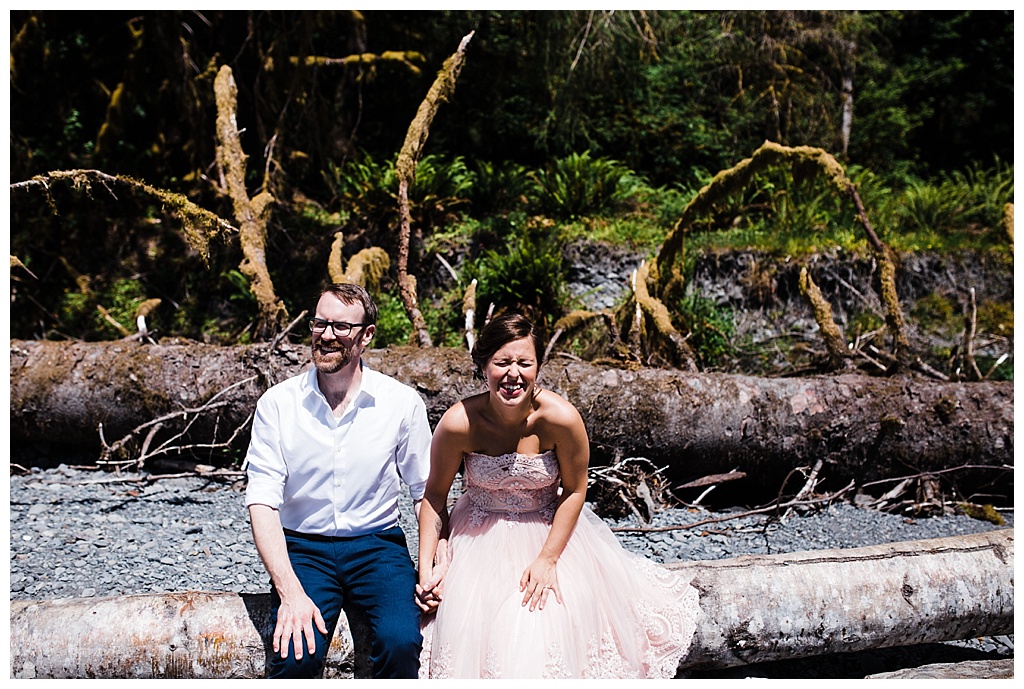 offbeat bride, hoh rainforest, ruby beach, olympic peninsula, julia kinnunen photography, destination wedding, colorado wedding, seattle wedding, wedding photography, bride, groom, adventure seekers, newlyweds, northwest washington wedding, elopement, intimate wedding