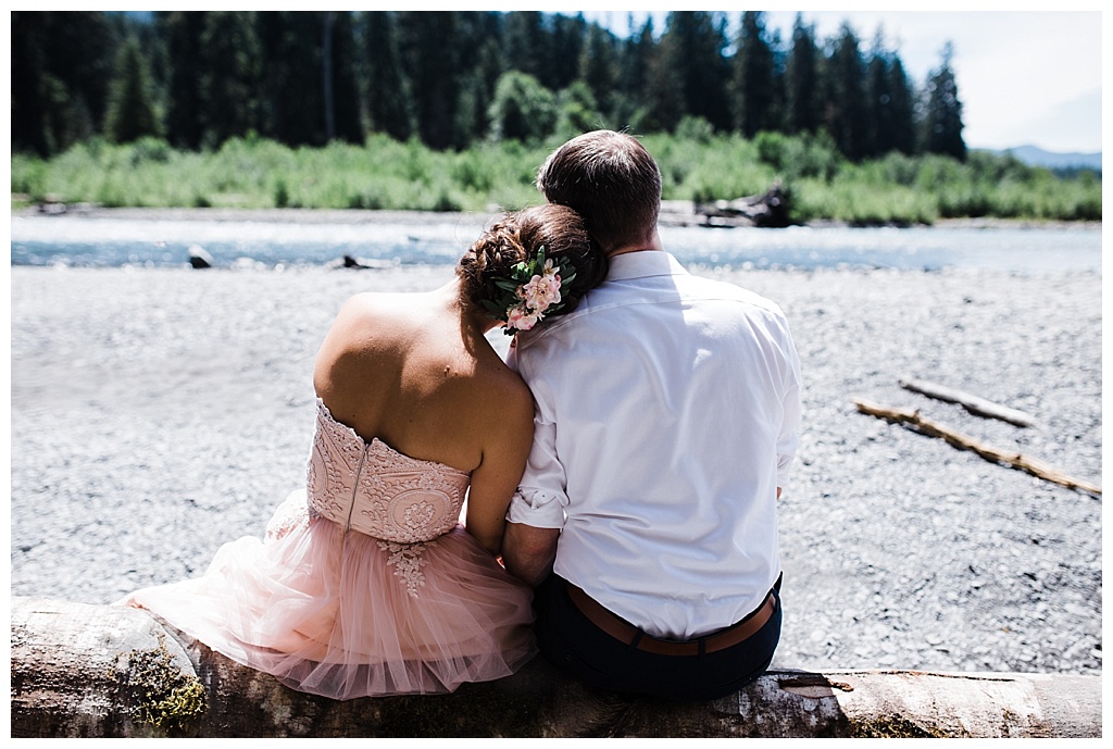 offbeat bride, hoh rainforest, ruby beach, olympic peninsula, julia kinnunen photography, destination wedding, colorado wedding, seattle wedding, wedding photography, bride, groom, adventure seekers, newlyweds, northwest washington wedding, elopement, intimate wedding