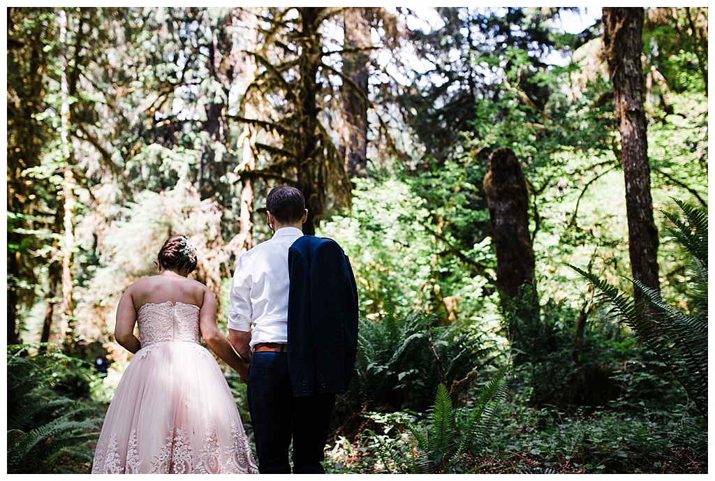 offbeat bride, hoh rainforest, ruby beach, olympic peninsula, julia kinnunen photography, destination wedding, colorado wedding, seattle wedding, wedding photography, bride, groom, adventure seekers, newlyweds, northwest washington wedding, elopement, intimate wedding