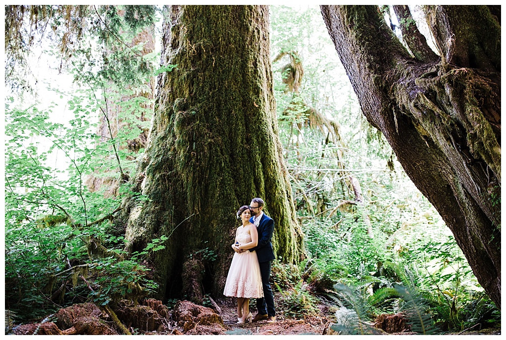 offbeat bride, hoh rainforest, ruby beach, olympic peninsula, julia kinnunen photography, destination wedding, colorado wedding, seattle wedding, wedding photography, bride, groom, adventure seekers, newlyweds, northwest washington wedding, elopement, intimate wedding