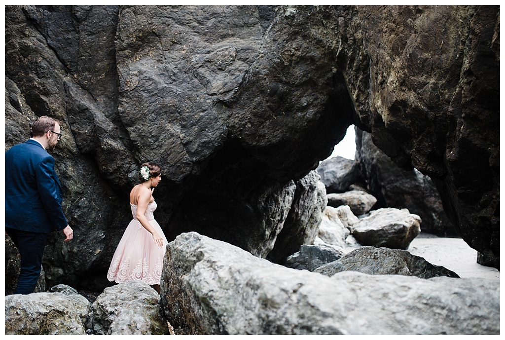 offbeat bride, hoh rainforest, ruby beach, olympic peninsula, julia kinnunen photography, destination wedding, colorado wedding, seattle wedding, wedding photography, bride, groom, adventure seekers, newlyweds, northwest washington wedding, elopement, intimate wedding