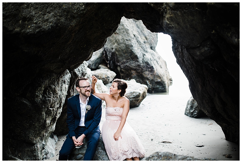 offbeat bride, hoh rainforest, ruby beach, olympic peninsula, julia kinnunen photography, destination wedding, colorado wedding, seattle wedding, wedding photography, bride, groom, adventure seekers, newlyweds, northwest washington wedding, elopement, intimate wedding