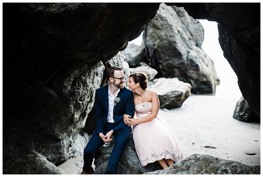 offbeat bride, hoh rainforest, ruby beach, olympic peninsula, julia kinnunen photography, destination wedding, colorado wedding, seattle wedding, wedding photography, bride, groom, adventure seekers, newlyweds, northwest washington wedding, elopement, intimate wedding