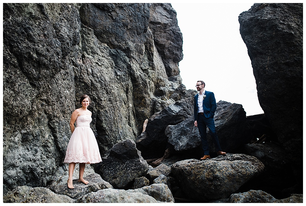 offbeat bride, hoh rainforest, ruby beach, olympic peninsula, julia kinnunen photography, destination wedding, colorado wedding, seattle wedding, wedding photography, bride, groom, adventure seekers, newlyweds, northwest washington wedding, elopement, intimate wedding