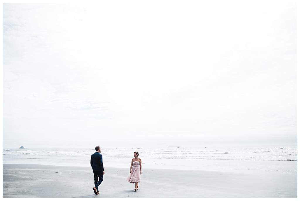 offbeat bride, hoh rainforest, ruby beach, olympic peninsula, julia kinnunen photography, destination wedding, colorado wedding, seattle wedding, wedding photography, bride, groom, adventure seekers, newlyweds, northwest washington wedding, elopement, intimate wedding