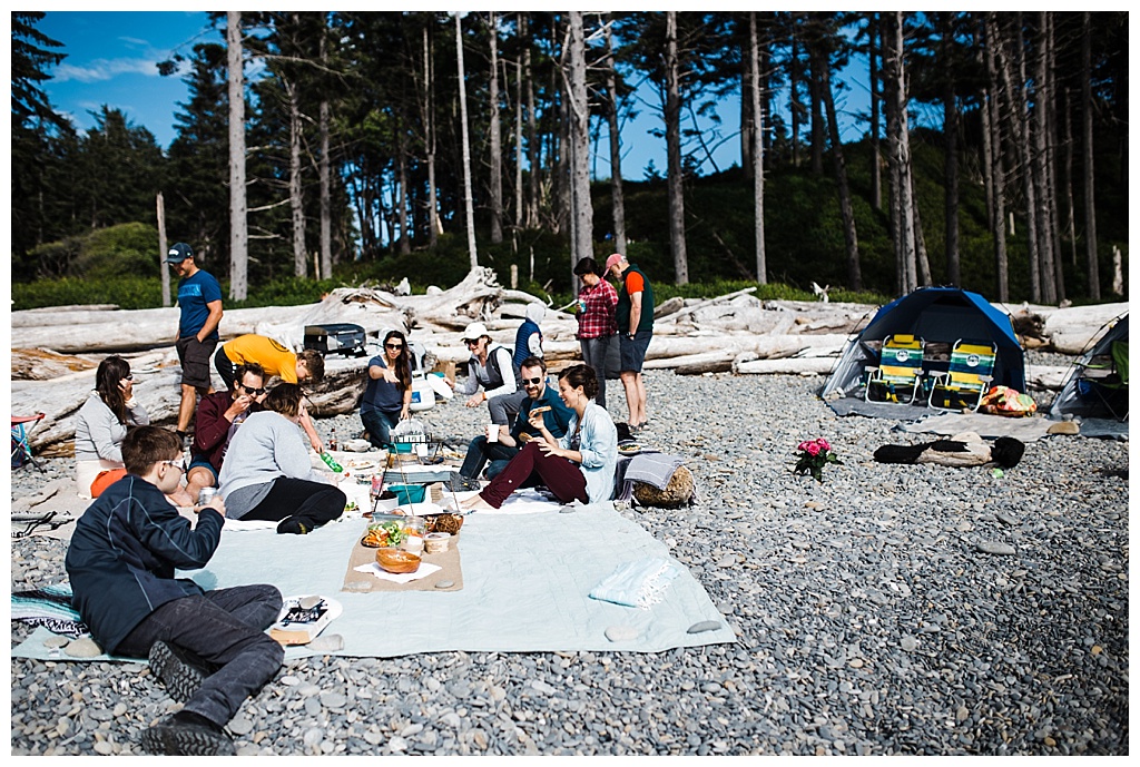 offbeat bride, hoh rainforest, ruby beach, olympic peninsula, julia kinnunen photography, destination wedding, colorado wedding, seattle wedding, wedding photography, bride, groom, adventure seekers, newlyweds, northwest washington wedding, elopement, intimate wedding