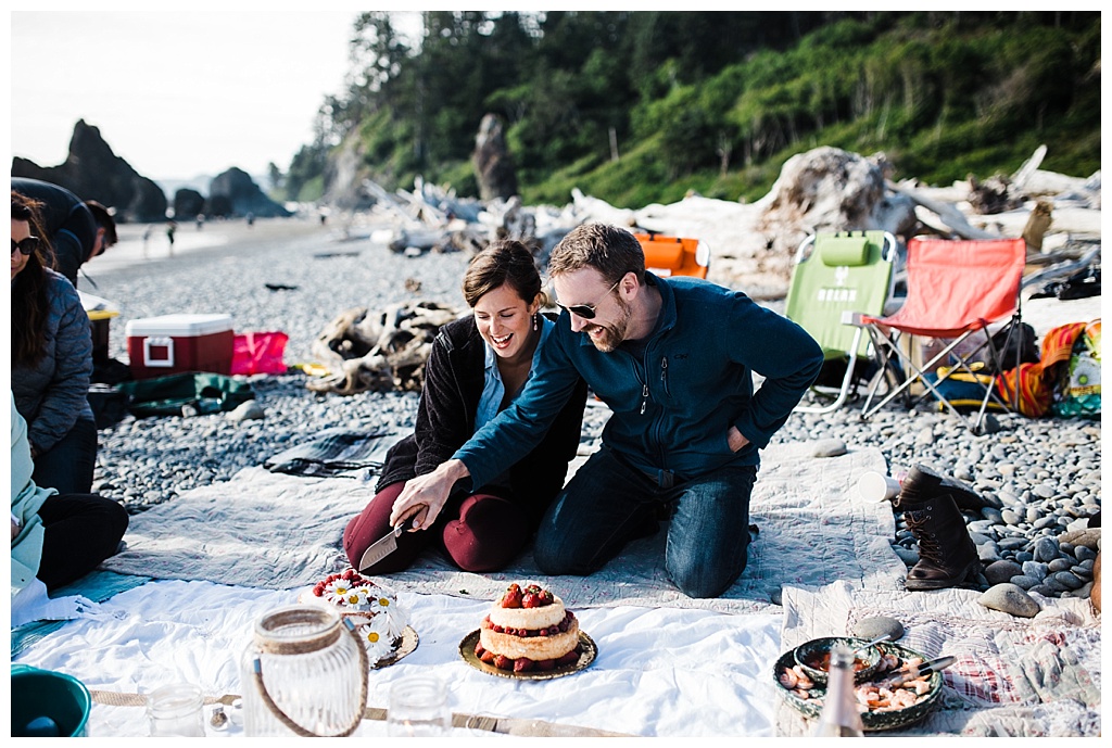 offbeat bride, hoh rainforest, ruby beach, olympic peninsula, julia kinnunen photography, destination wedding, colorado wedding, seattle wedding, wedding photography, bride, groom, adventure seekers, newlyweds, northwest washington wedding, elopement, intimate wedding