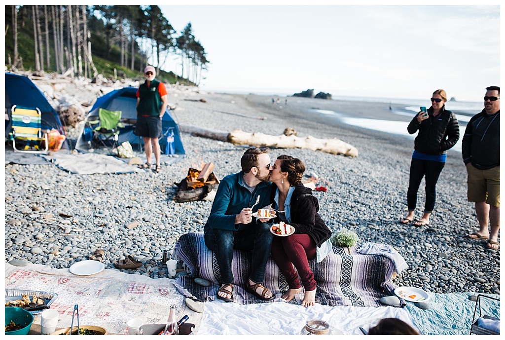 offbeat bride, hoh rainforest, ruby beach, olympic peninsula, julia kinnunen photography, destination wedding, colorado wedding, seattle wedding, wedding photography, bride, groom, adventure seekers, newlyweds, northwest washington wedding, elopement, intimate wedding