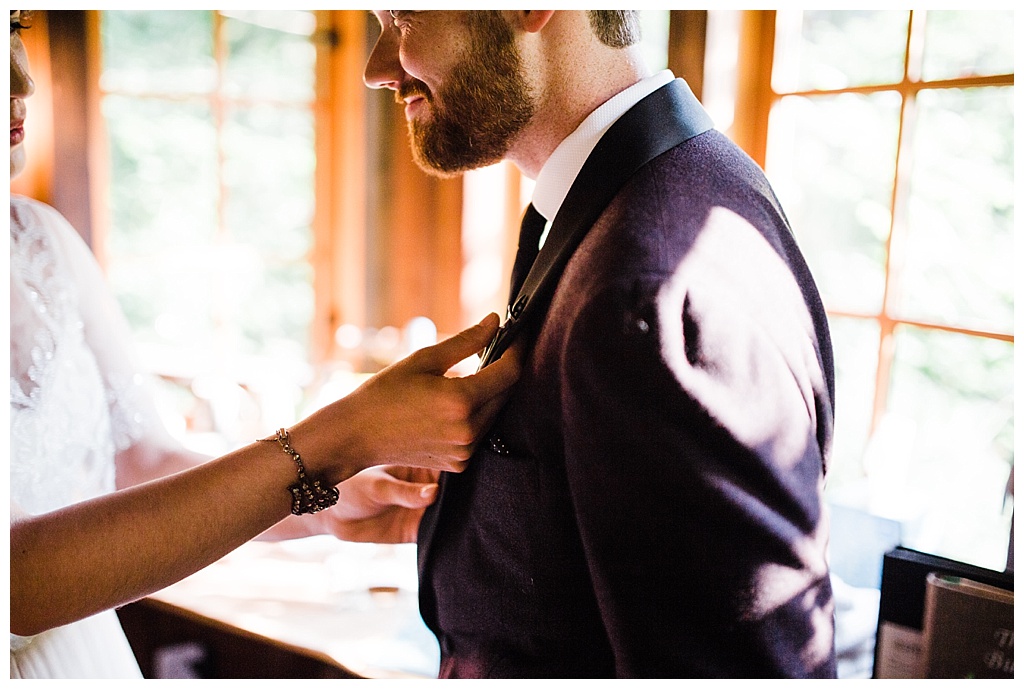 offbeat bride, treehouse point, julia kinnunen photography, destination wedding, seattle wedding, wedding photography, bride, groom, adventure seekers, newlyweds, northwest washington wedding, elopement, intimate wedding, diy wedding, ceremony