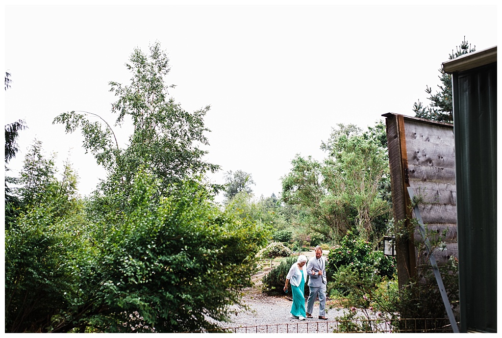 julia kinnunen photography, twin willow gardensl, snohomish wedding, seattle wedding, wedding photography, bride, groom, rustic wedding, diy wedding, newlyweds, pacific northwest wedding, getting ready, details